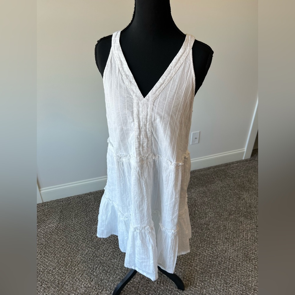Vineyard Vines white cotton dress with metallic thread Size S